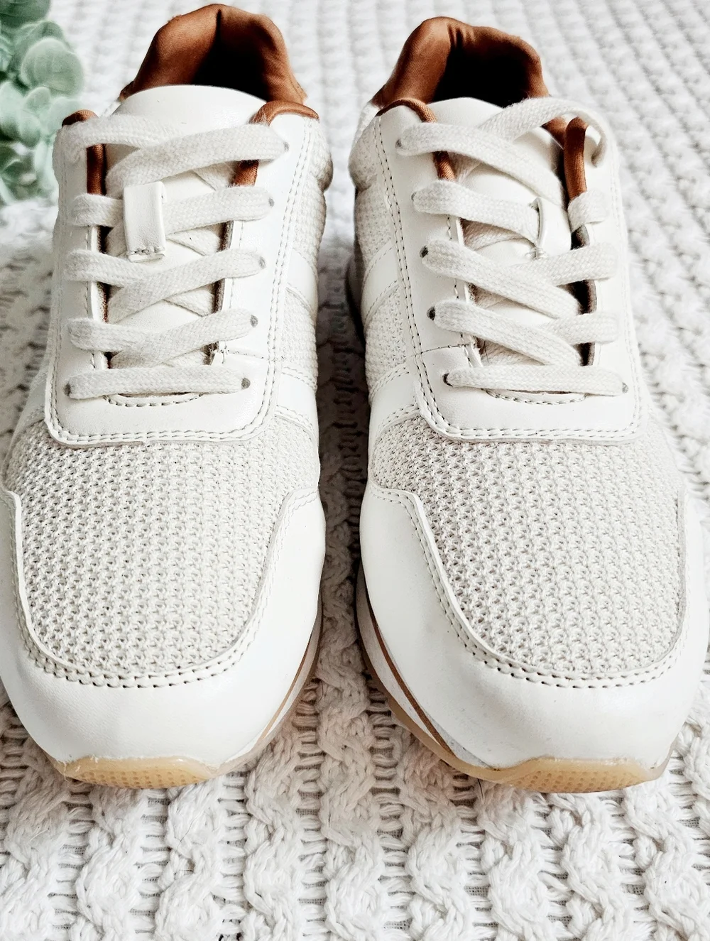 Banana Republic Retro Style Sneakers Cream Brown Lace Up Athletic Athleisure 7 - Picture 4 of 15
